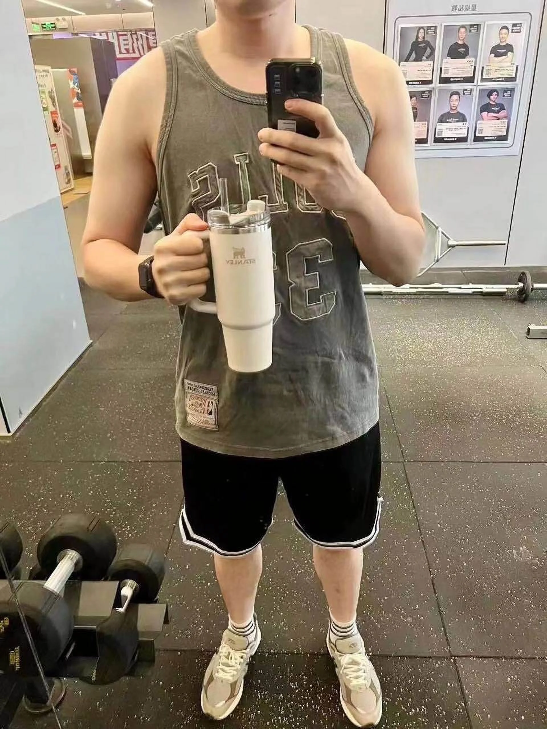 NEW St-an-ley 40 oz Quencher H2.0 FlowState Tumbler