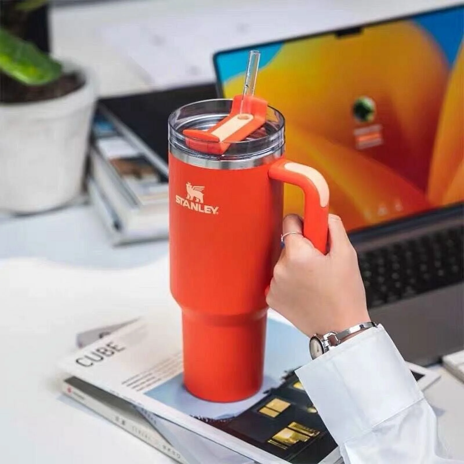 NEW St-an-ley 40 oz Quencher H2.0 FlowState Tumbler