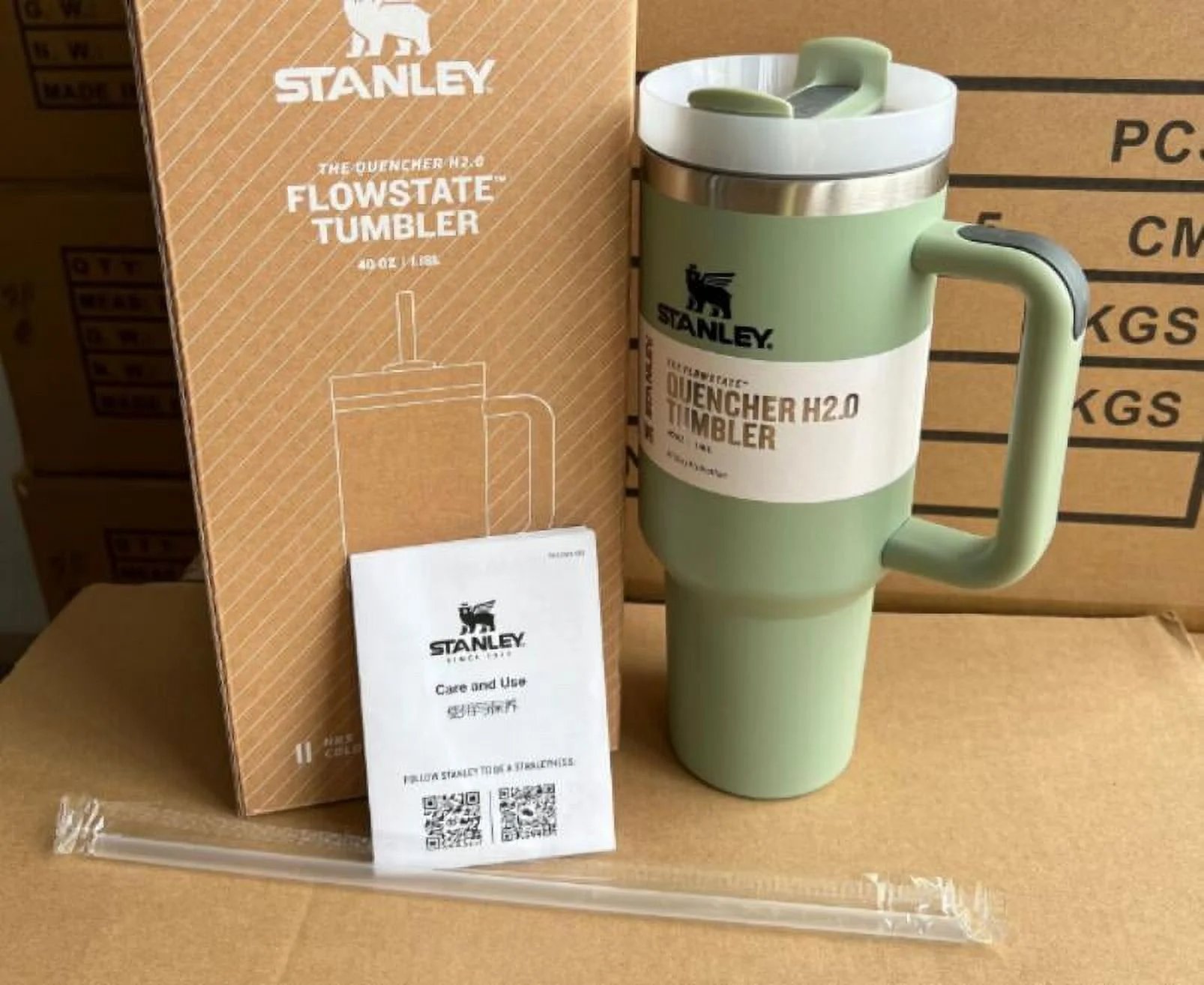 NEW St-an-ley 40 oz Quencher H2.0 FlowState Tumbler