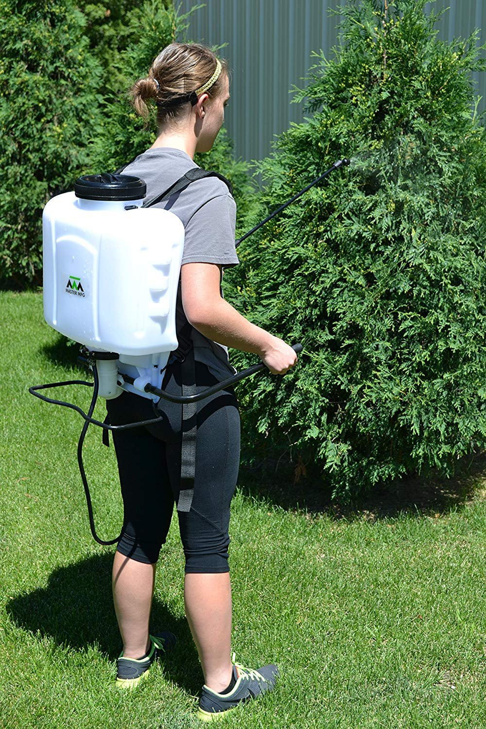 Master Manufacturing BPS-405 4 Gallon Backpack Sprayer - 15-90 PSI, Four Spray Tips