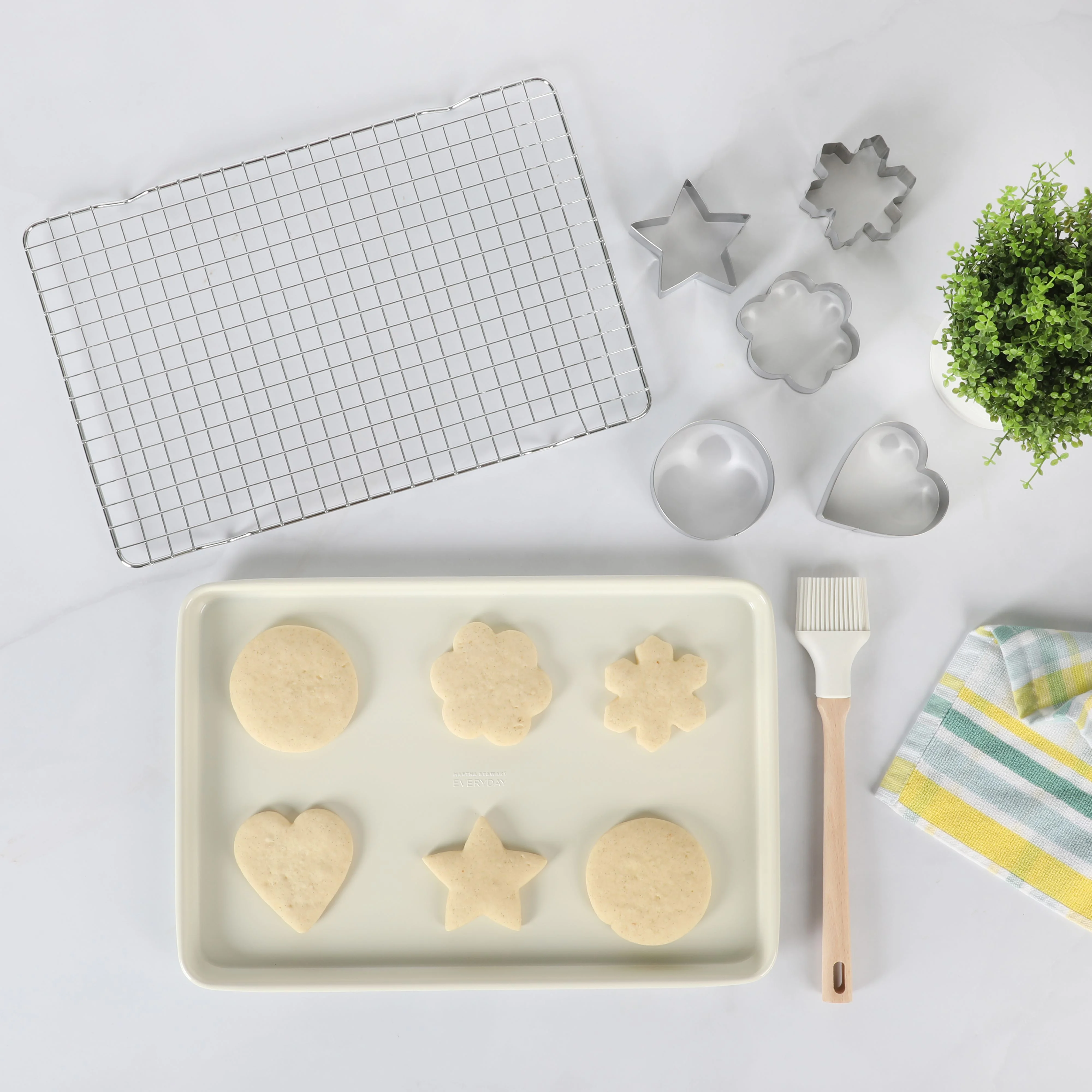 Martha Stewart Everyday 20-Piece Aluminum Bakeware Combo Set