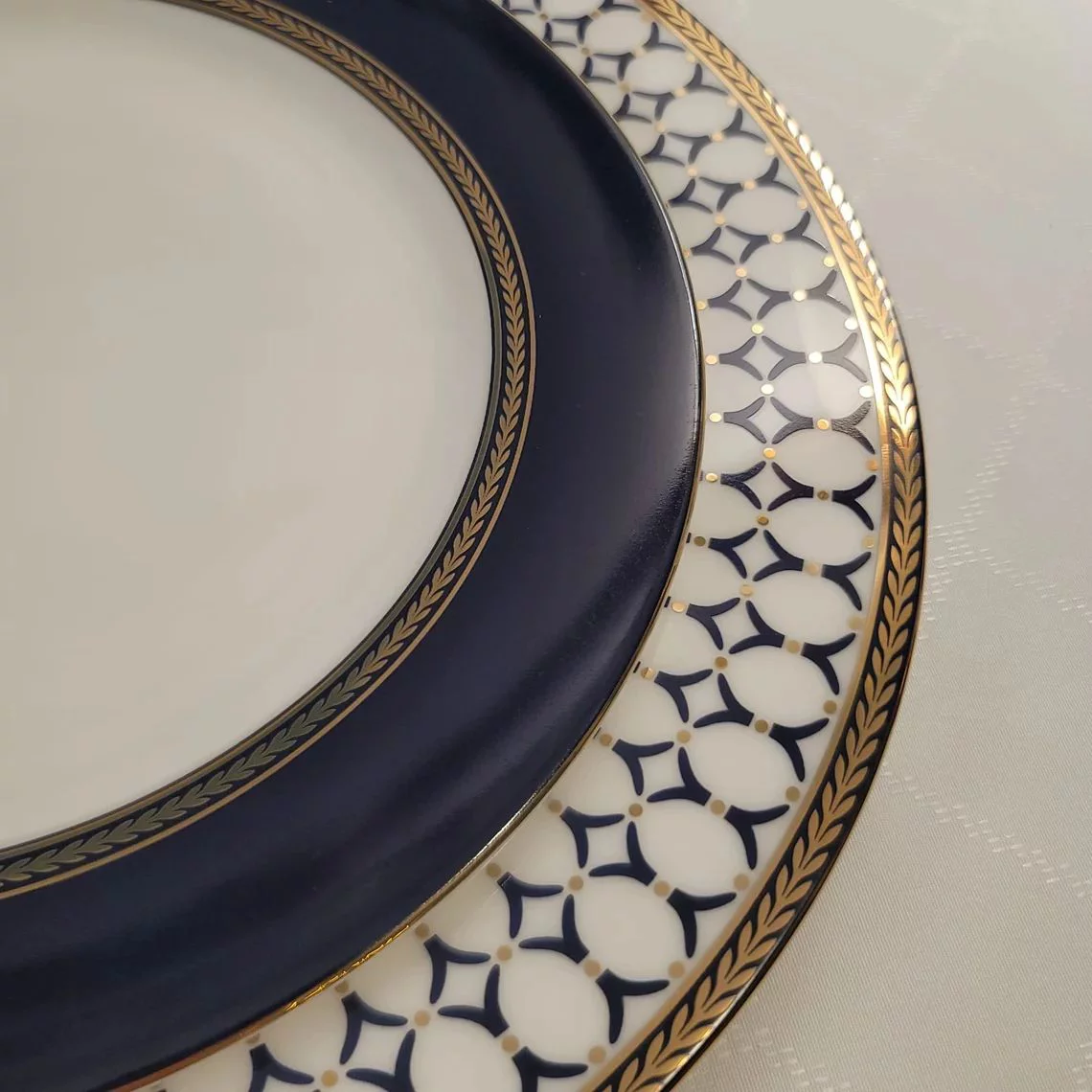 Bone China Porcelain Dinnerware Set, Elegant Dinner Set, Service for 4. Dinner Plates, Soup Plates, Flat Plates