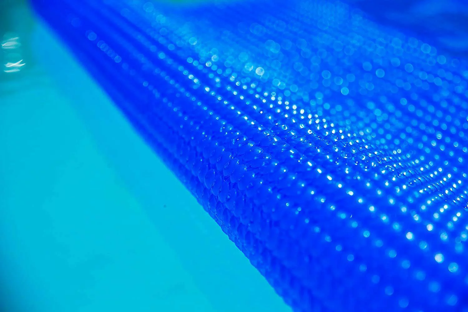 Sun2Solar Blue 18' x 45' Oval Solar Pool Cover - 800 Series