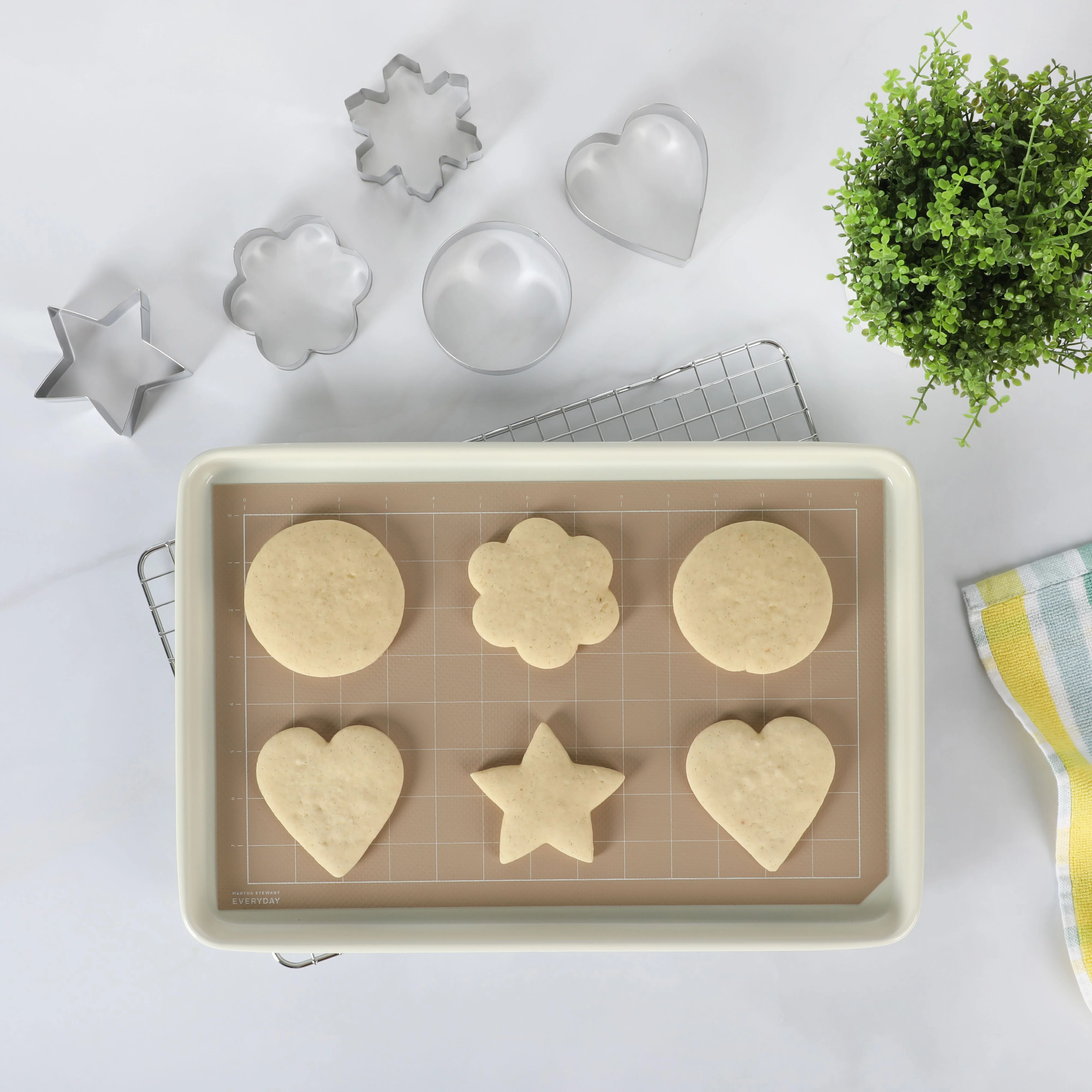 Martha Stewart Everyday 20-Piece Aluminum Bakeware Combo Set