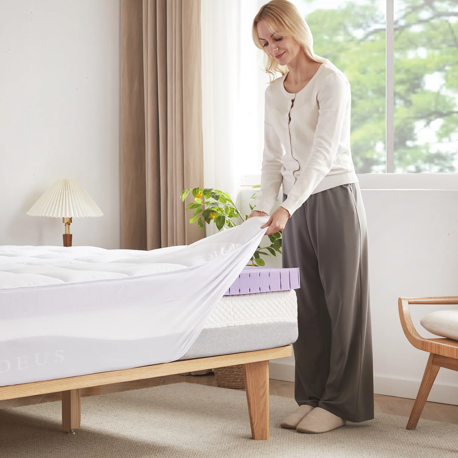 4 Inch Memory Foam Mattress Topper, Dual Layer Support, 3 Inch Cooling Gel Memory Foam Plus 1 Inch Down Alternative Quilted Pillow Top Cover, King Size