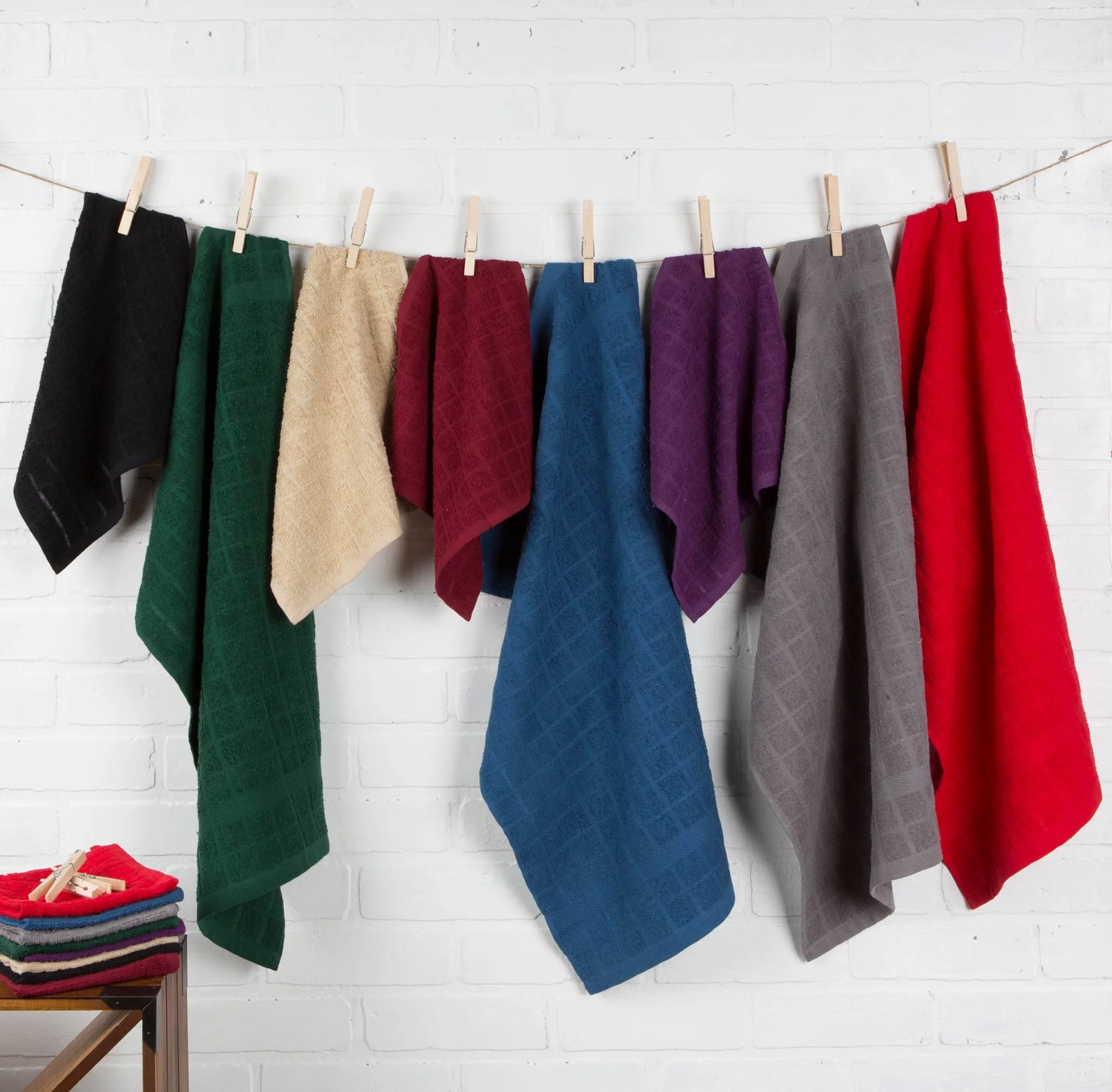 Contemporary Home Living Set of 4 Solid Wine Red Terry Dish Towel, 26