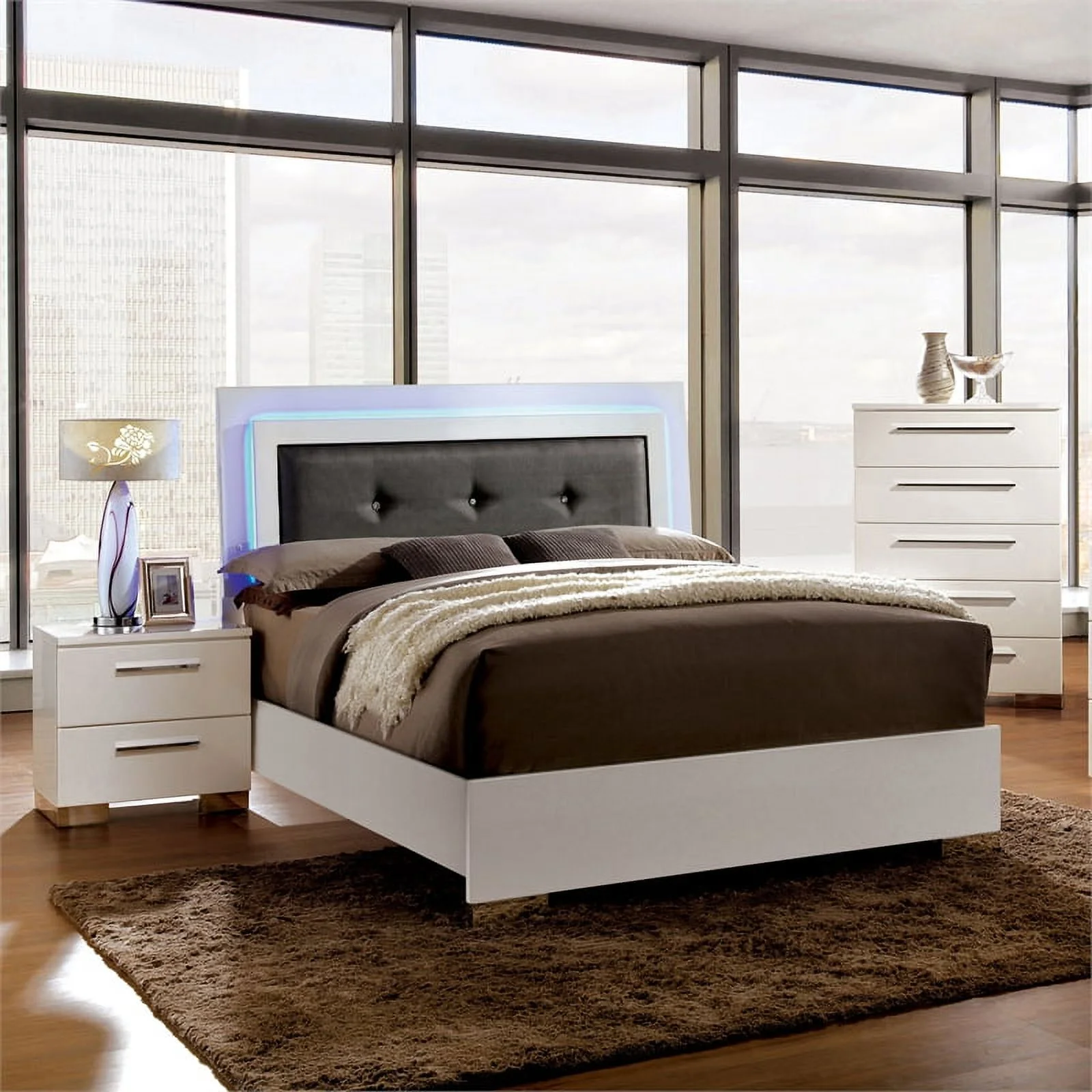 Furniture of America Rayland Contemporary Wood 5-Drawer Chest in Glossy White