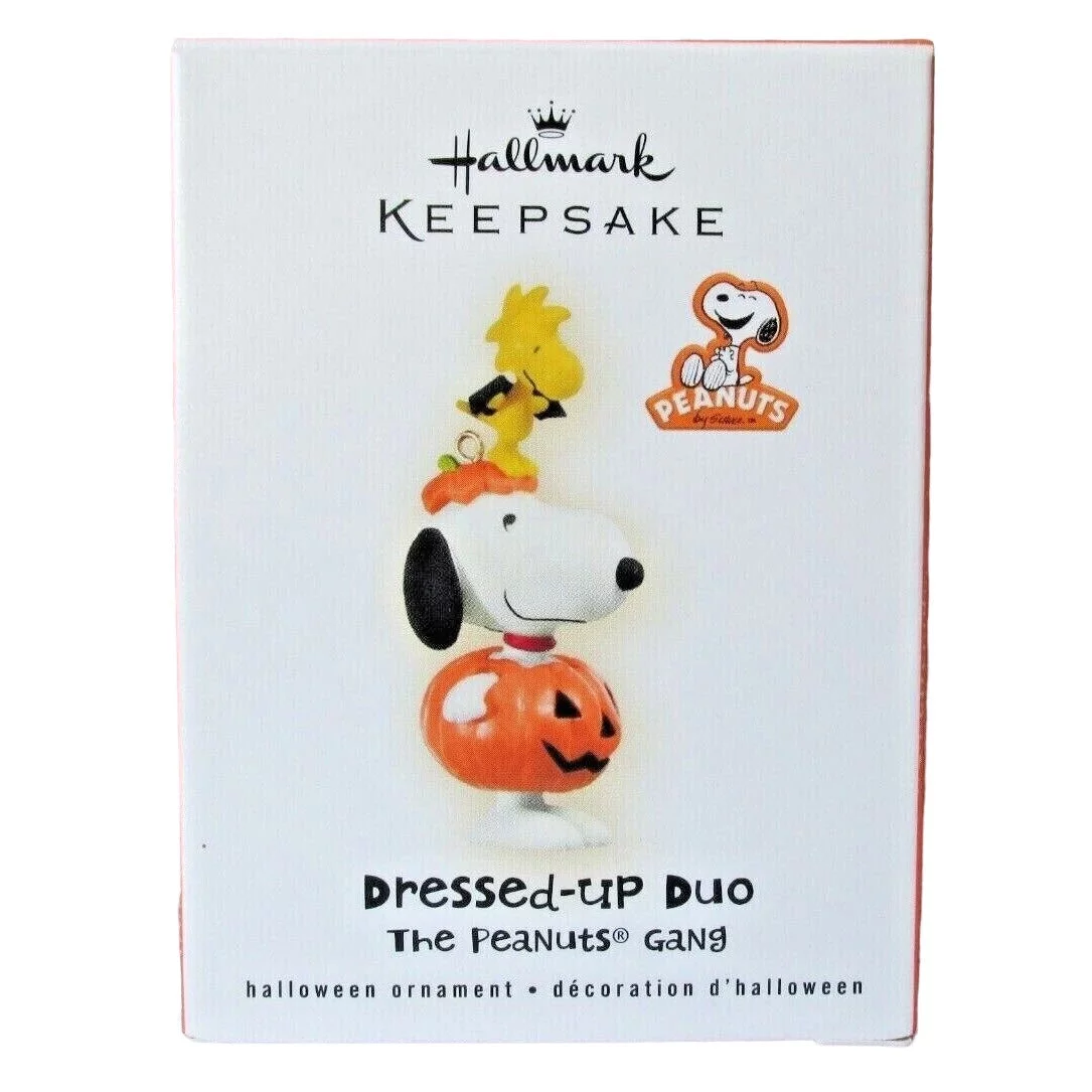 2009 Dressed-Up Duo (The Peanuts Gang) Hallmark Keepsake Christmas Tree Ornament - QFO4005