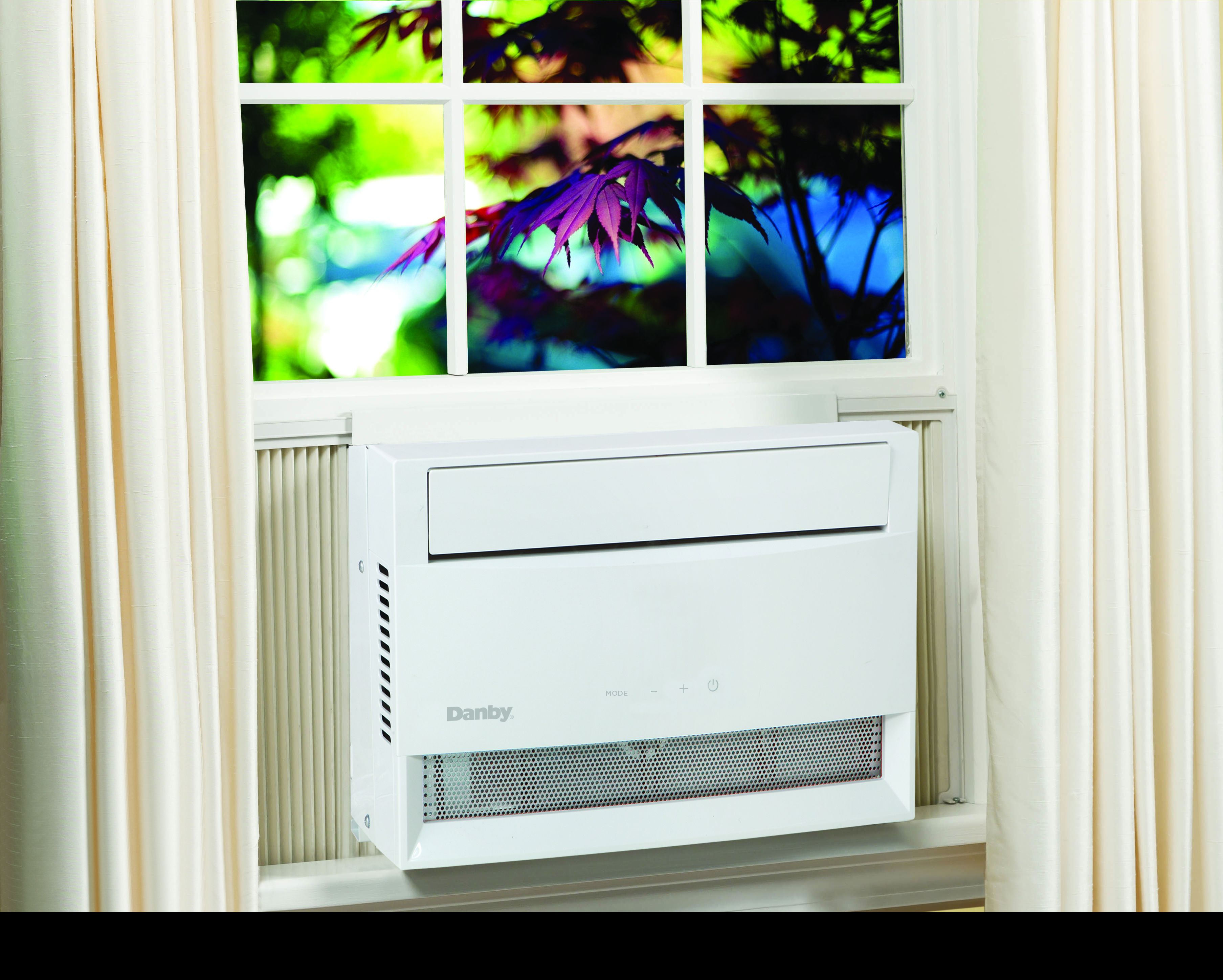 Danby DAC080B5WDB 8,000 BTU Window Air Conditioner with Wireless Connect in White