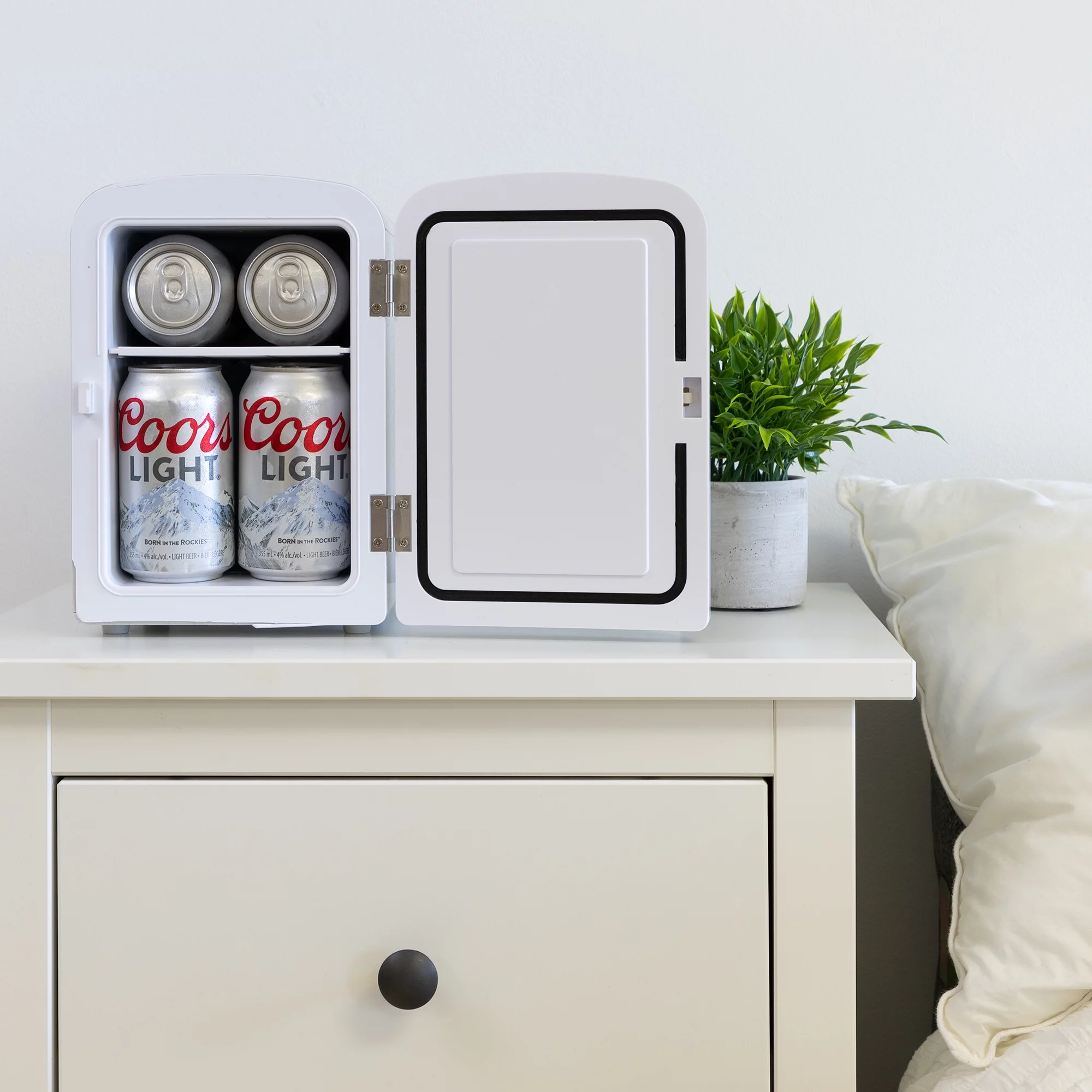 Coors Light 4 L Mini Fridge, 6 Can Portable Thermoelectric Refrigerator, Grey