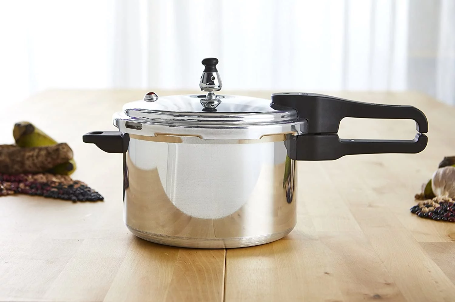 IMUSA USA A417-80801W Stovetop Aluminum Pressure Cooker 7.0-Quart,Silver