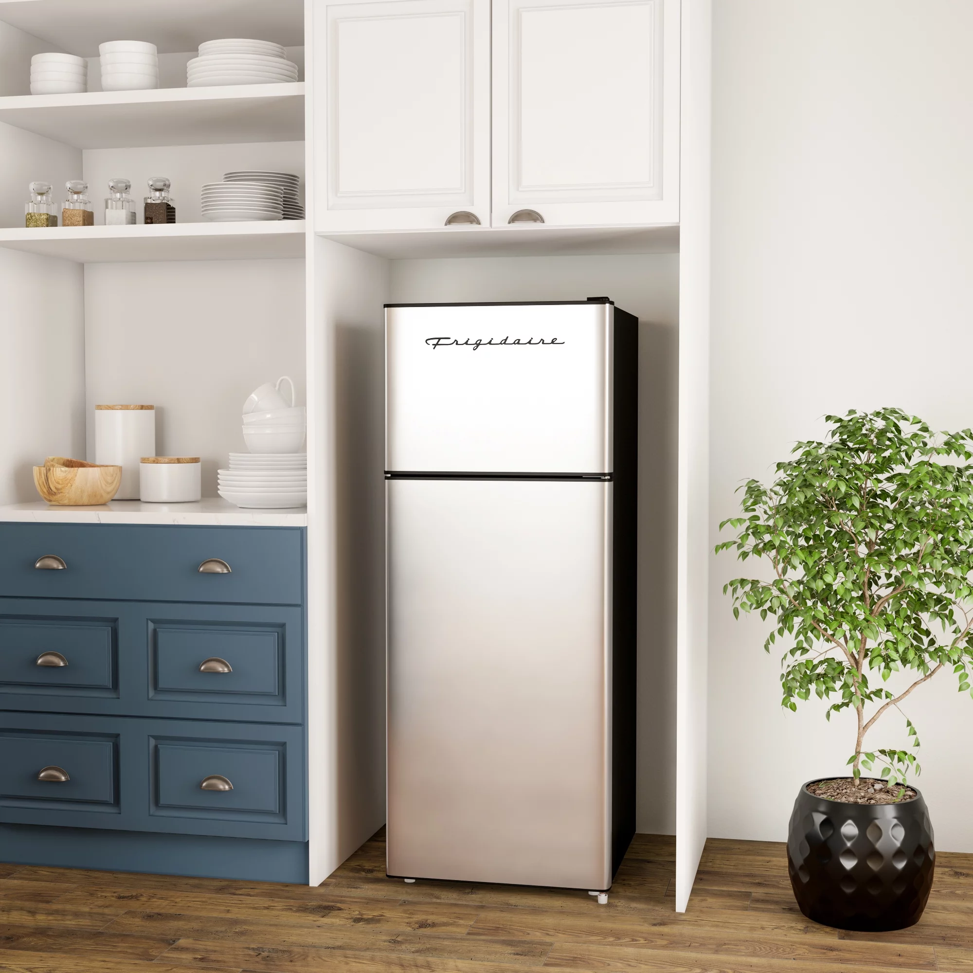 Frigidaire 21 in. 7.5 Cu. ft. Retro Refrigerator, Standard Door Style, Stainless Look - New