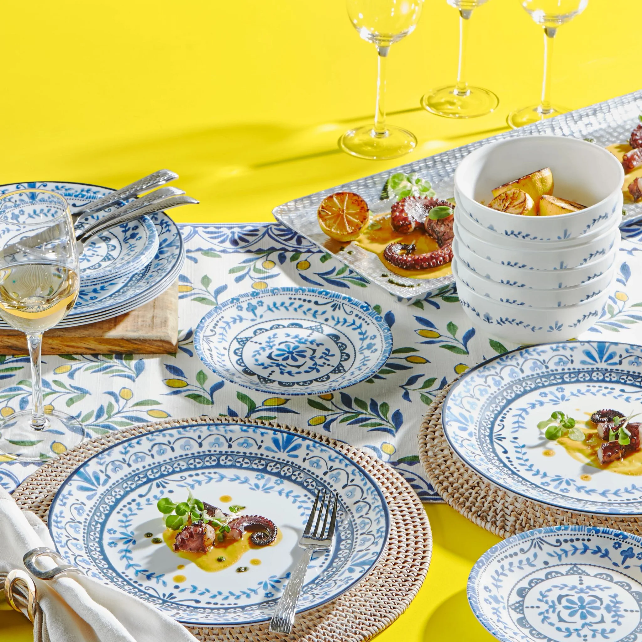 Corelle Portofino 18-piece Dinnerware Set, Service for 6