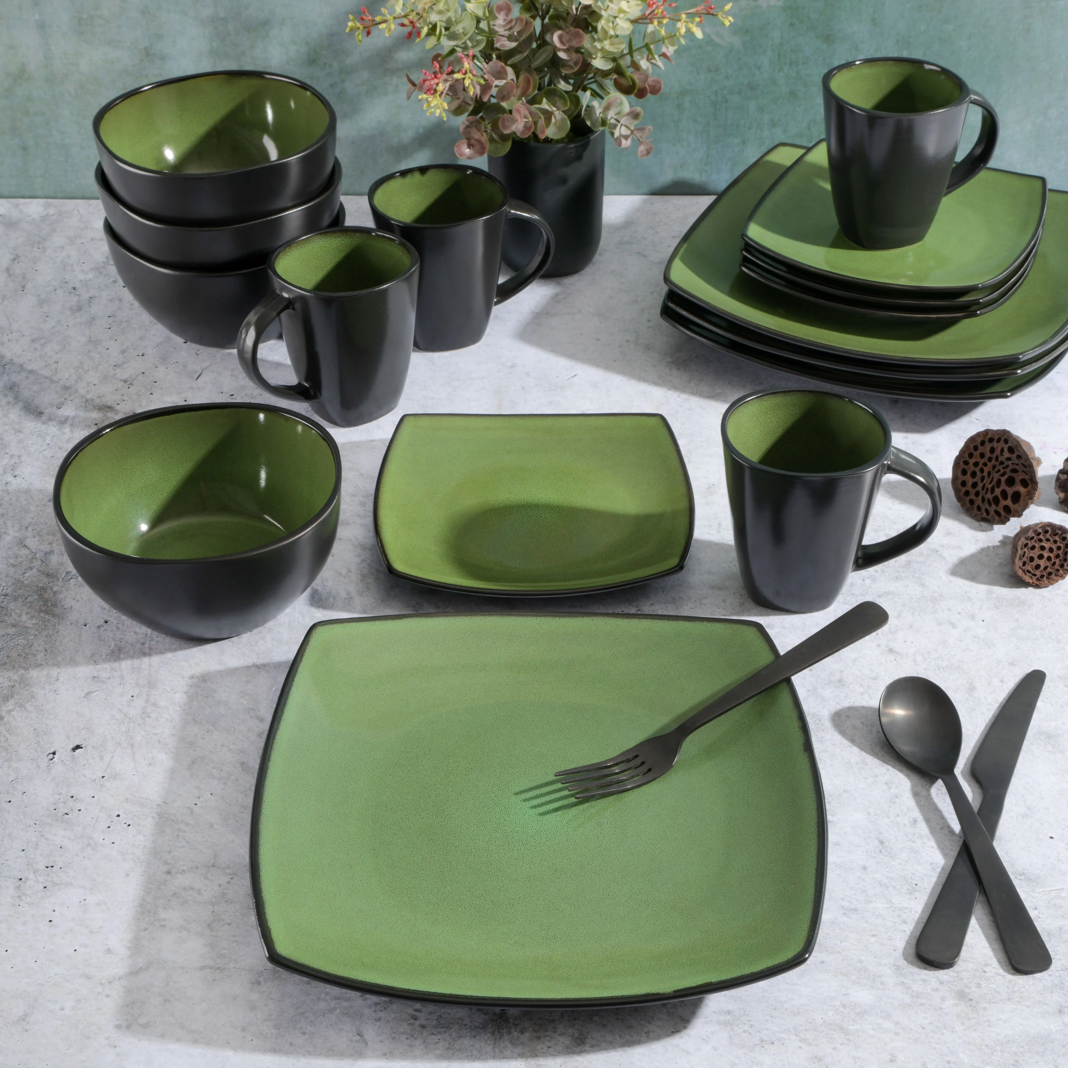 Gibson Soho Lounge Square 16-Piece Dinnerware Set - Green