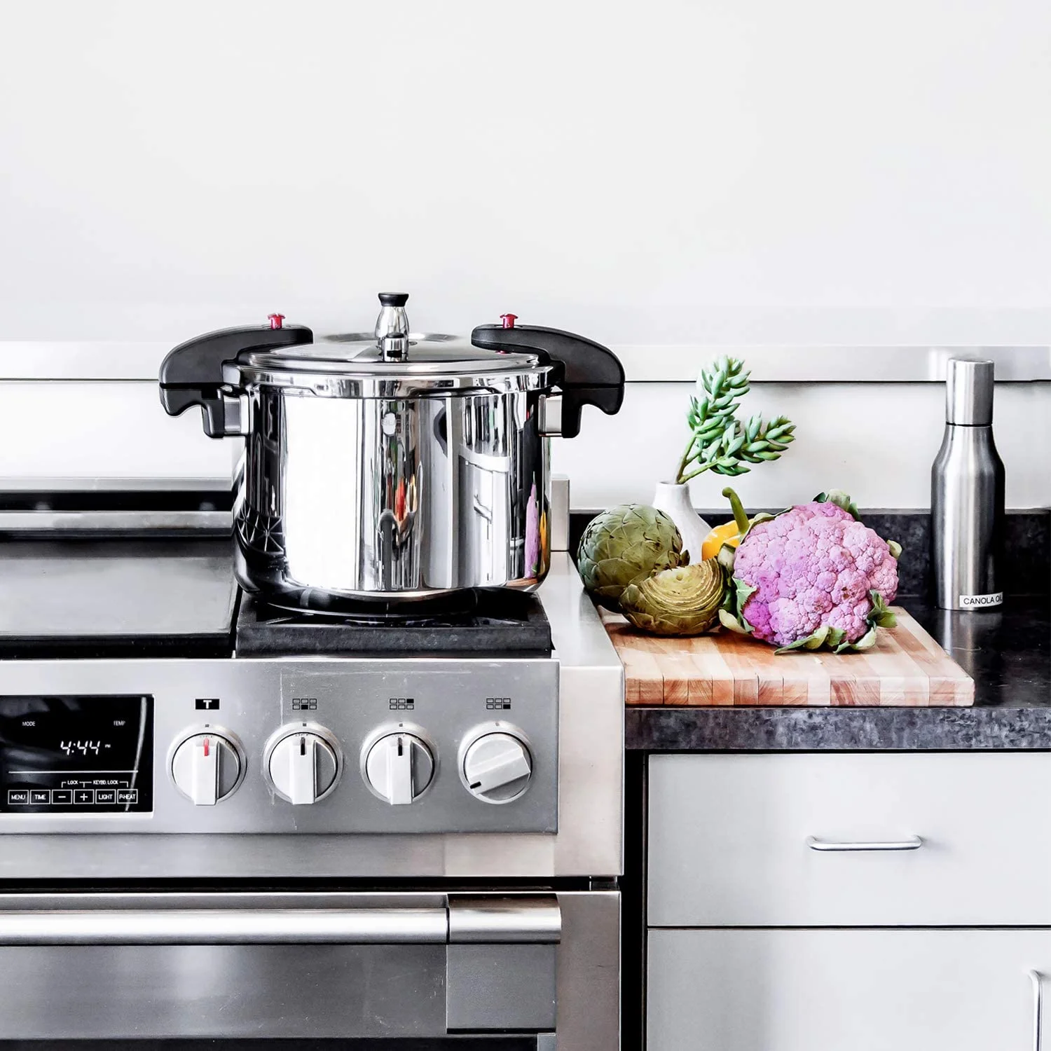 Buffalo QCP412 12-Quart Stainless Steel Pressure Cooker [Classic series]