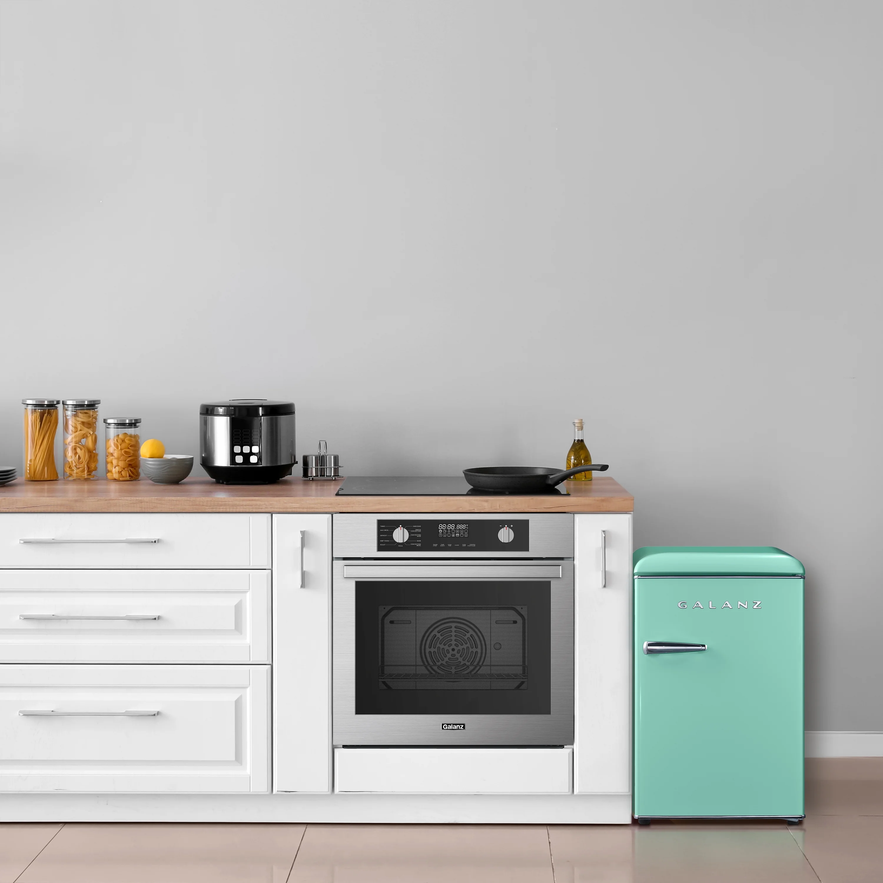 Galanz GLR25MGNR10 2.5 Cu.ft Single Door Retro Compact Fridge with Chiller, Green