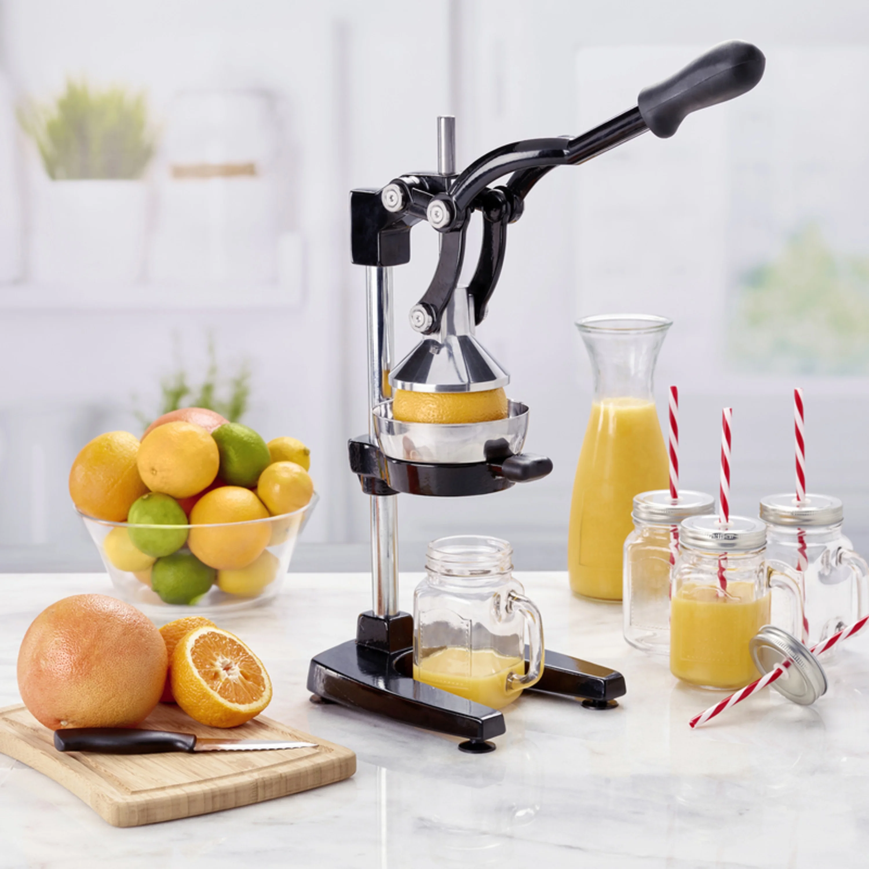 Focus Foodservice Jupiter Large Commercial Juice Press in Black