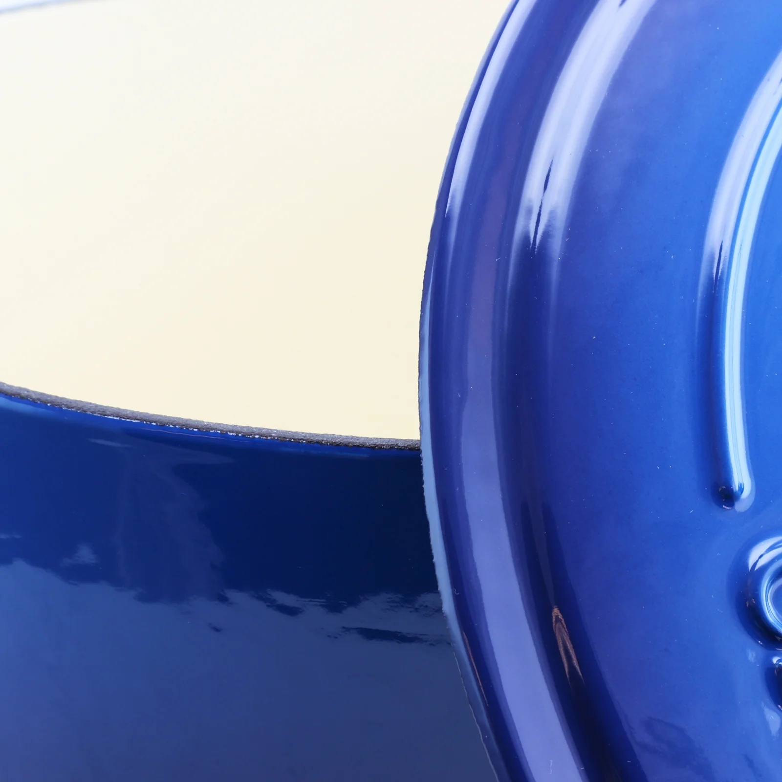 Crock Pot Artisan 7 Quart Round Cast Iron Dutch Oven in Sapphire Blue
