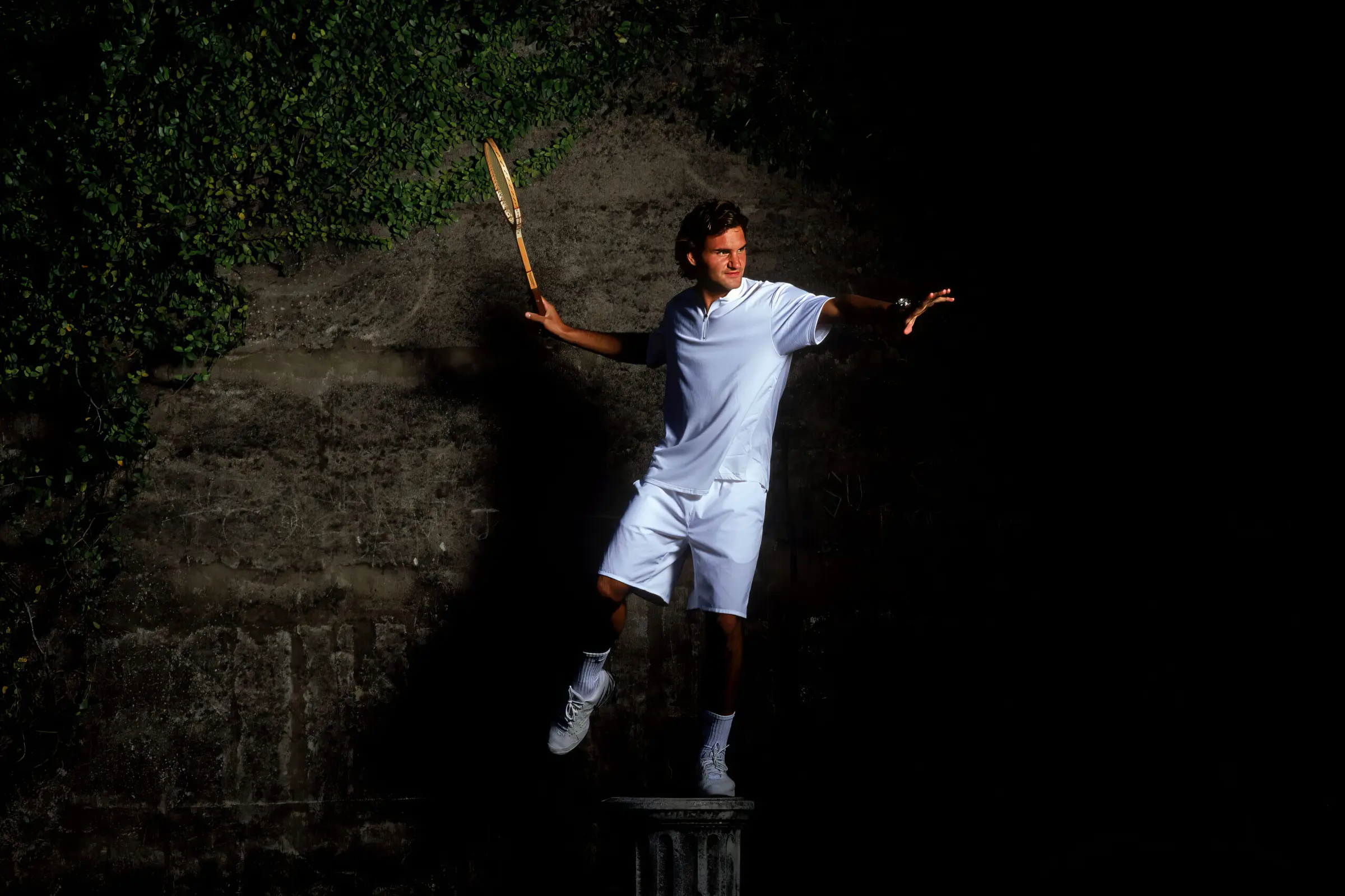 Roger Federer's Burning Road to the Championship: Glory and Strength at the Same Time - MinePosters
